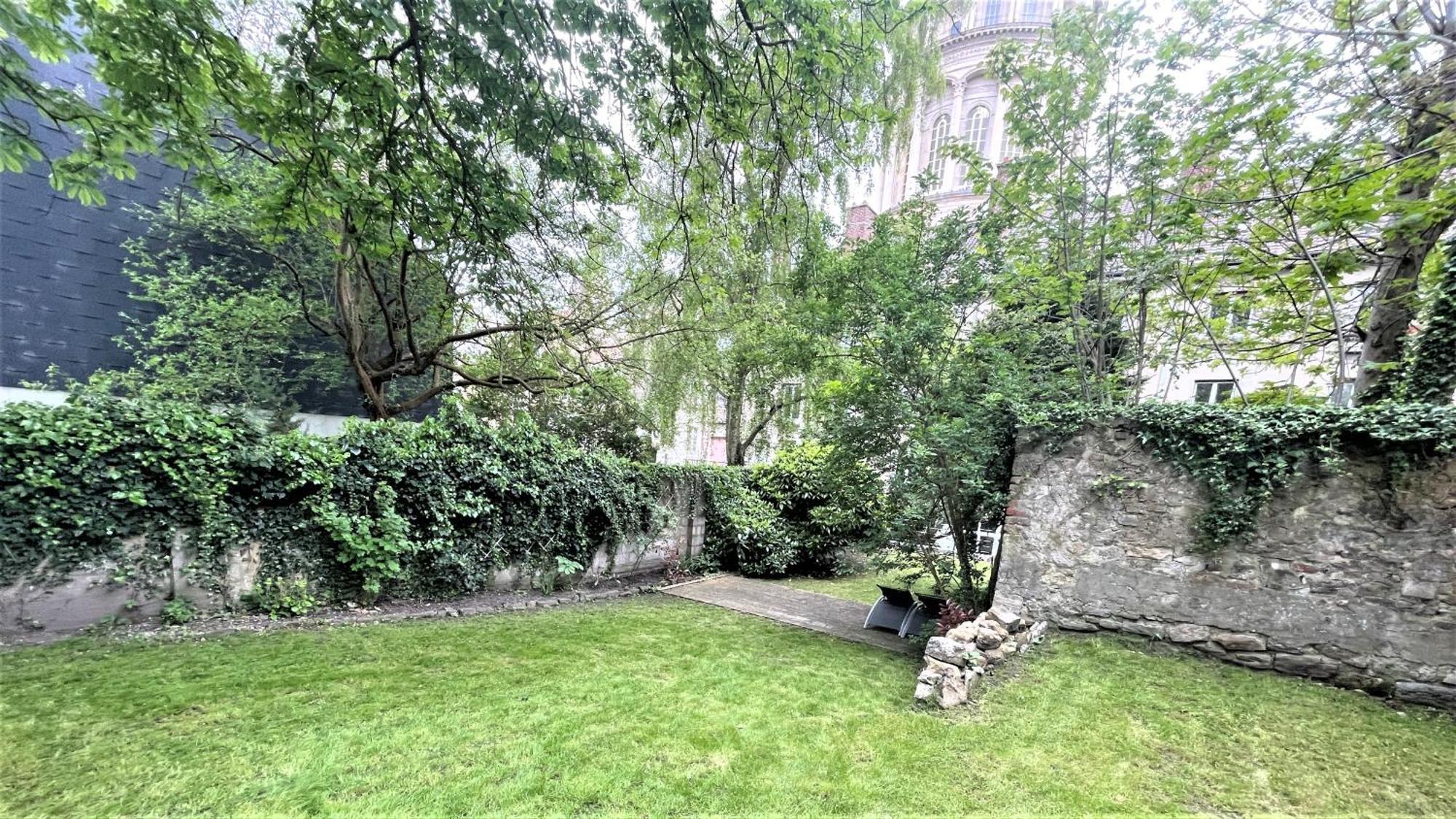 Au Jardin De La Basilique Apartment Boulogne-sur-Mer Bagian luar foto